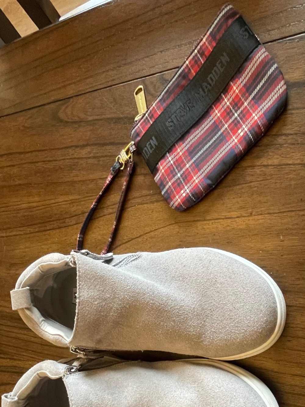 Steve Madden Shoes and Wristlet (2 Items) Excellent Condition